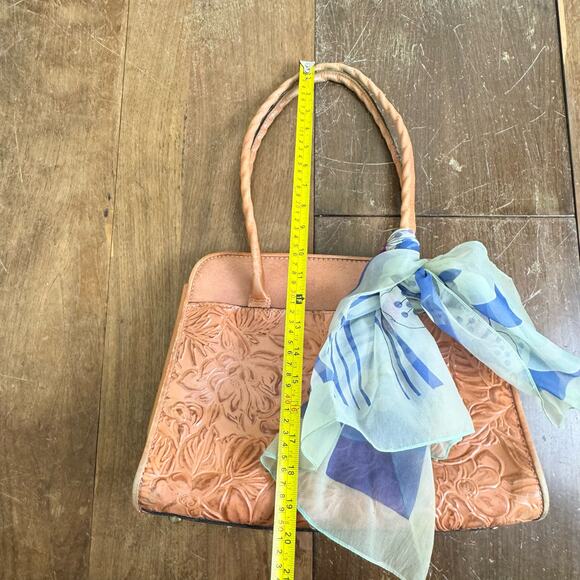 Patricia Nash VINTAGE Tooled leather tan Shoulder bag Purse & Scarf DAMAGED READ - Picture 14 of 16